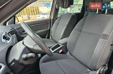 Минивэн Renault Scenic 2009 в 