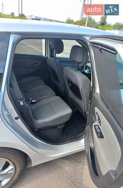 Минивэн Renault Scenic 2011 в 
