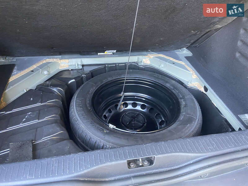 Минивэн Renault Scenic 2013 в Киеве