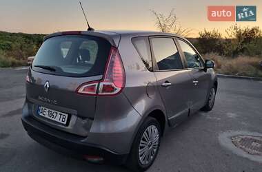 Минивэн Renault Scenic 2011 в 