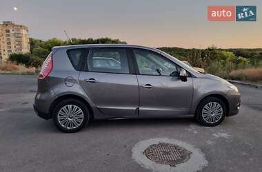 Минивэн Renault Scenic 2011 в 