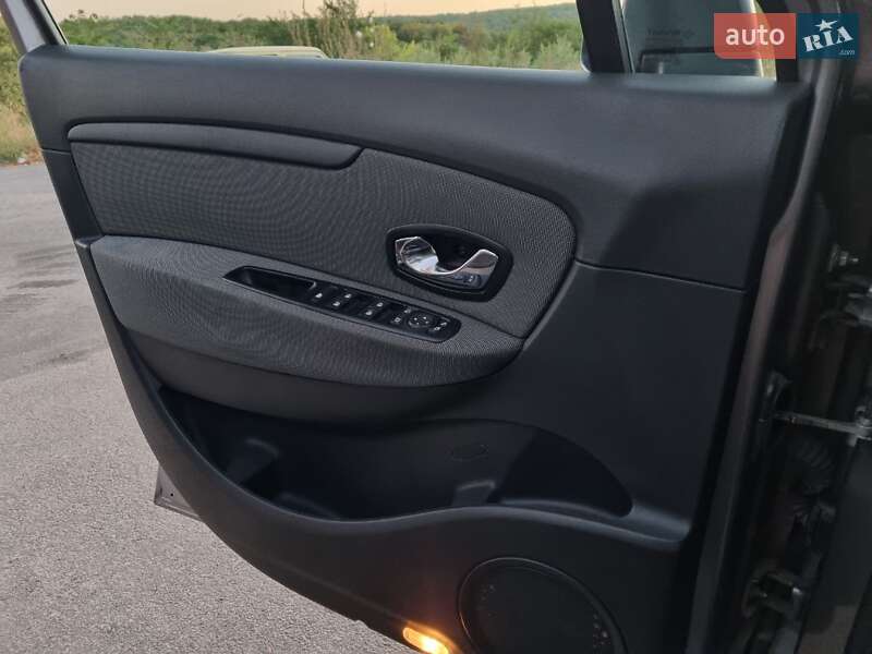 Минивэн Renault Scenic 2011 в Днепре