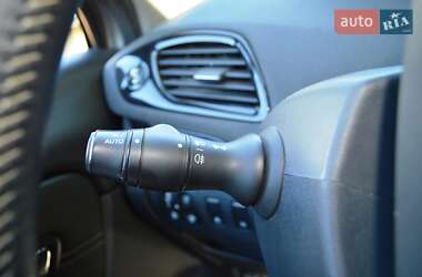 Минивэн Renault Scenic 2013 в 