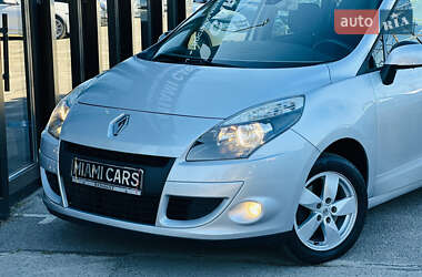 Минивэн Renault Scenic 2009 в 