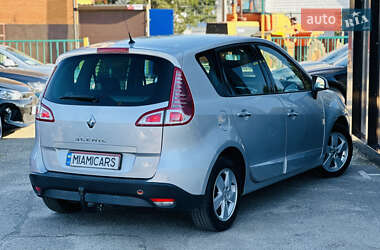 Минивэн Renault Scenic 2009 в 