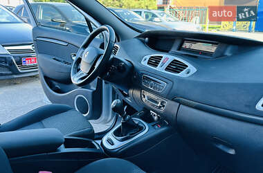 Минивэн Renault Scenic 2009 в 