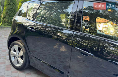 Минивэн Renault Scenic 2013 в 