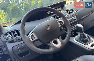 Минивэн Renault Scenic 2013 в 