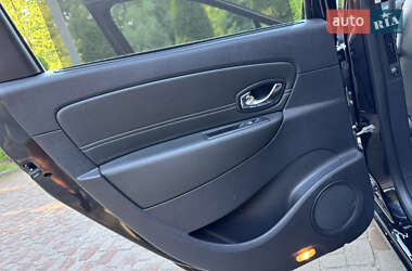 Минивэн Renault Scenic 2013 в 