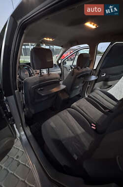 Минивэн Renault Scenic 2005 в 