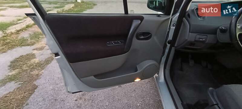 Мінівен Renault Scenic 2005 в Жовтих Водах