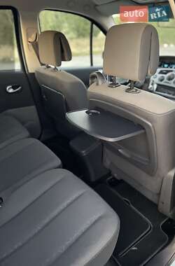 Минивэн Renault Scenic 2008 в 