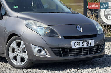 Минивэн Renault Scenic 2010 в 