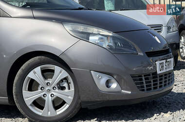 Минивэн Renault Scenic 2010 в 