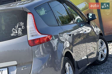 Минивэн Renault Scenic 2010 в 