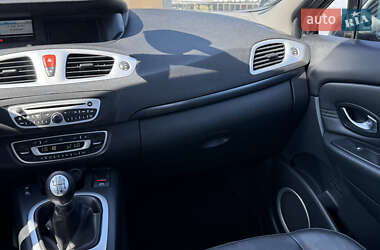 Минивэн Renault Scenic 2010 в 