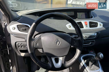 Минивэн Renault Scenic 2010 в 