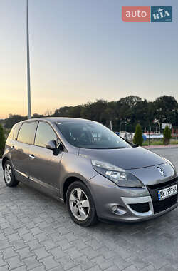 Минивэн Renault Scenic 2010 в 