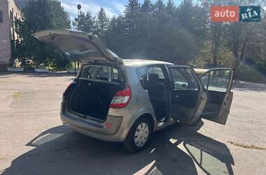Минивэн Renault Scenic 2005 в 
