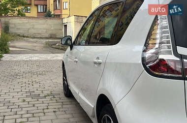 Минивэн Renault Scenic 2013 в 