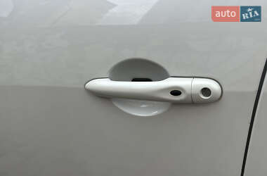 Минивэн Renault Scenic 2013 в 