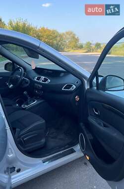 Минивэн Renault Scenic 2009 в 