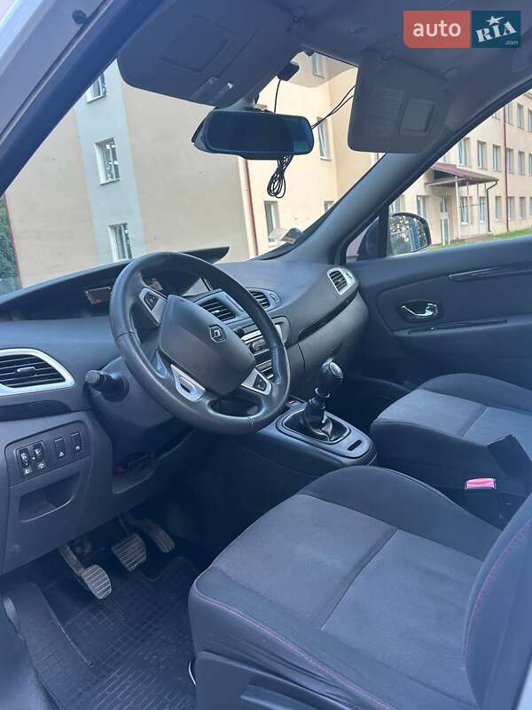 Минивэн Renault Scenic 2012 в Буче