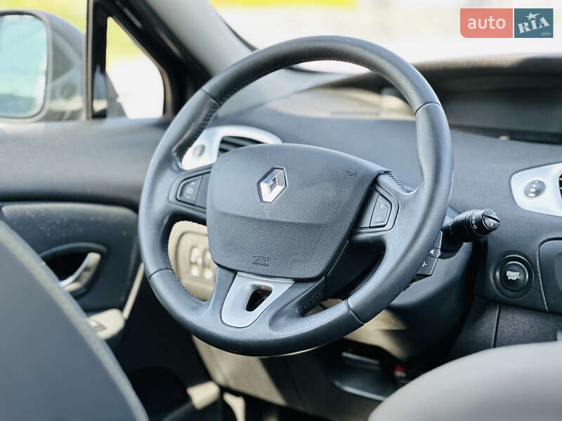 Минивэн Renault Scenic 2009 в Харькове