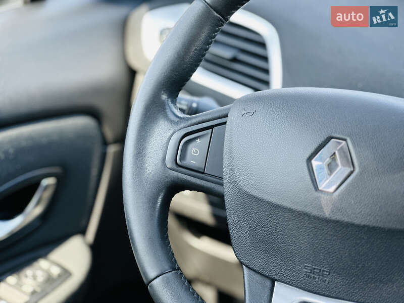 Минивэн Renault Scenic 2009 в Харькове