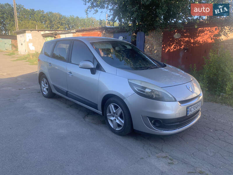 Минивэн Renault Scenic 2012 в Умани