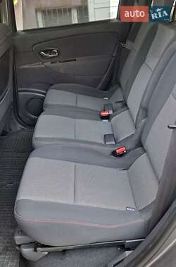 Минивэн Renault Scenic 2014 в 