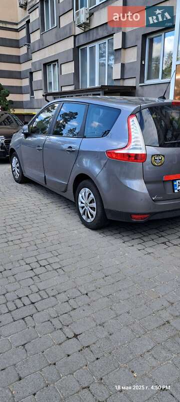 Мінівен Renault Scenic 2014 в Ірпені