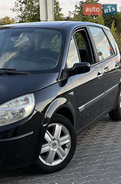 Минивэн Renault Scenic 2004 в 
