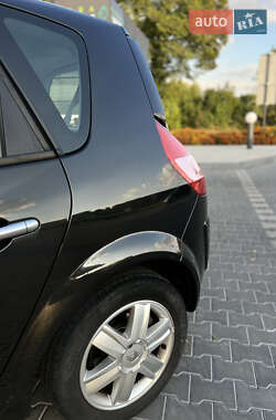 Минивэн Renault Scenic 2004 в 