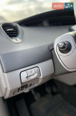 Минивэн Renault Scenic 2004 в 
