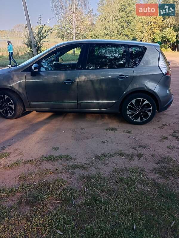 Минивэн Renault Scenic 2014 в Шостке