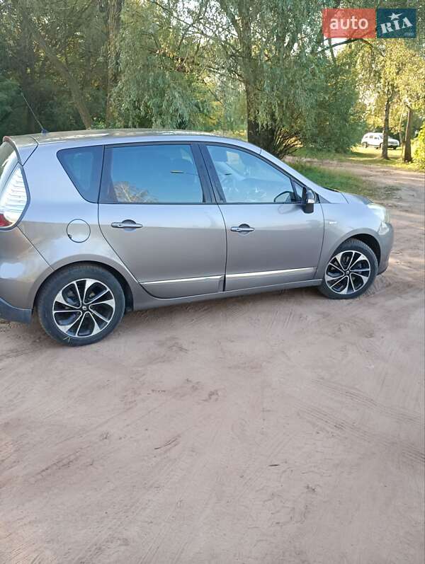 Минивэн Renault Scenic 2014 в Шостке