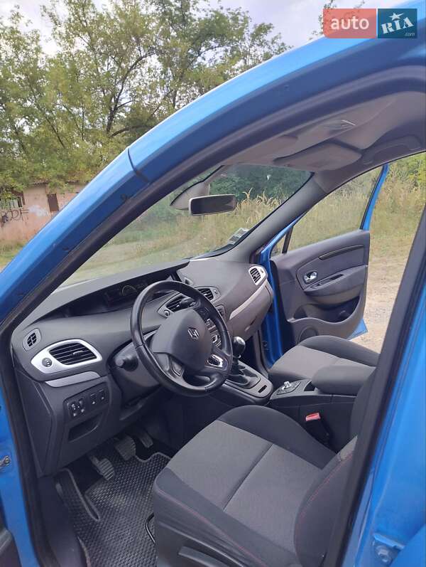 Мінівен Renault Scenic 2013 в Івано-Франківську