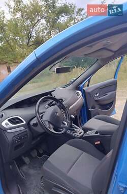 Мінівен Renault Scenic 2013 в 