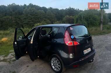 Минивэн Renault Scenic 2010 в 