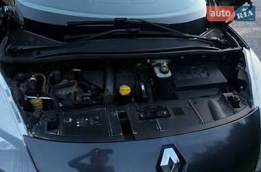 Минивэн Renault Scenic 2010 в 