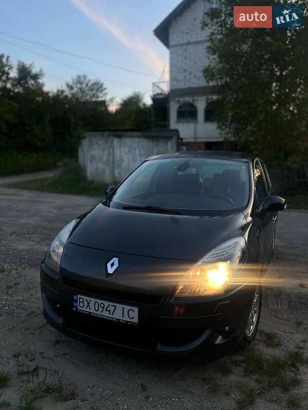 Минивэн Renault Scenic 2010 в Хмельницком