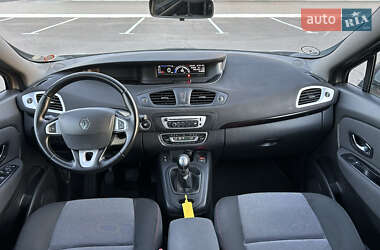 Минивэн Renault Scenic 2013 в 