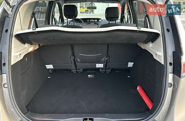 Минивэн Renault Scenic 2013 в 