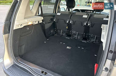 Минивэн Renault Scenic 2013 в 