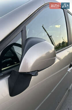 Минивэн Renault Scenic 2013 в 
