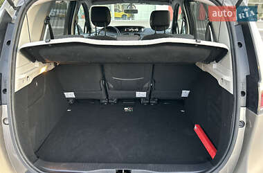 Минивэн Renault Scenic 2013 в 