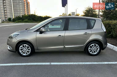 Минивэн Renault Scenic 2013 в 