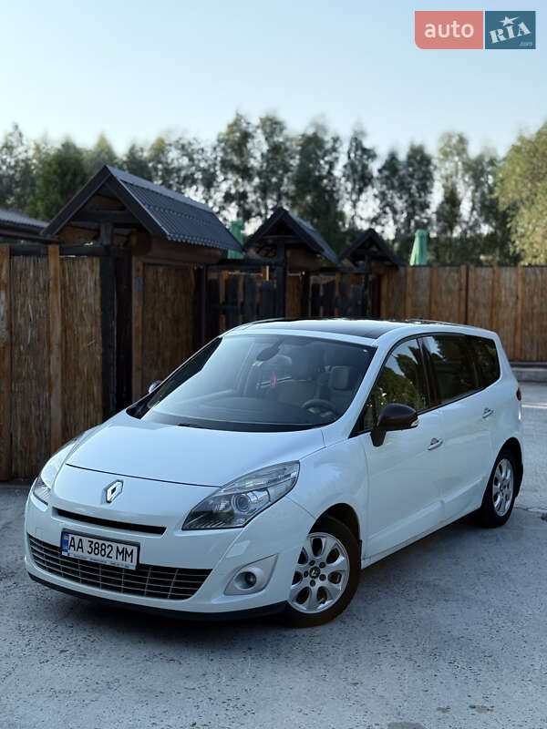 Минивэн Renault Scenic 2011 в Смеле