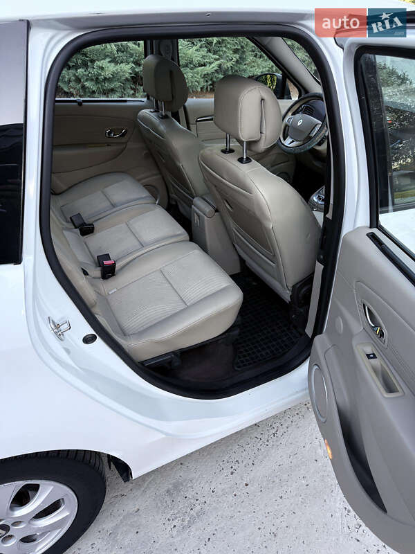 Минивэн Renault Scenic 2011 в Смеле